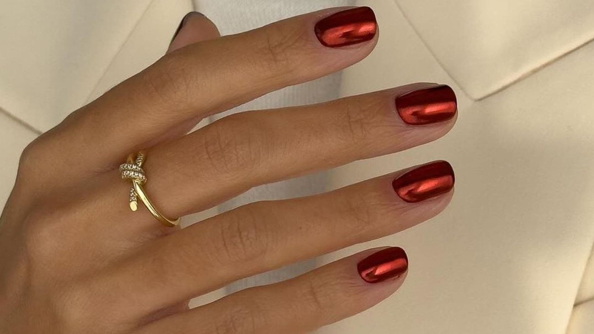 Holiday Manicures: 12 elegant and festive Christmas and New Year’s Styles