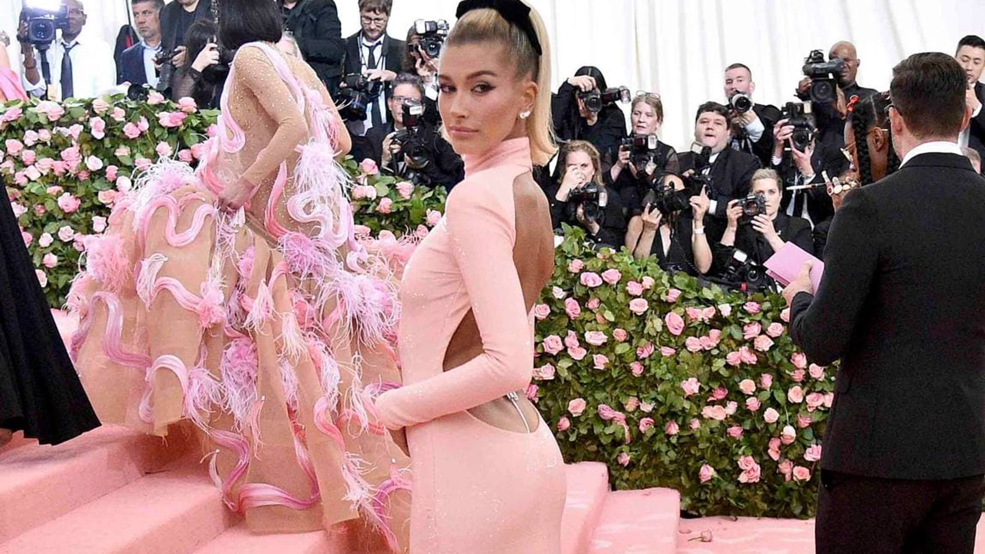 Hailey Bieber’s glutes are legendary. Achieve them yourself with one single exercise and accessory