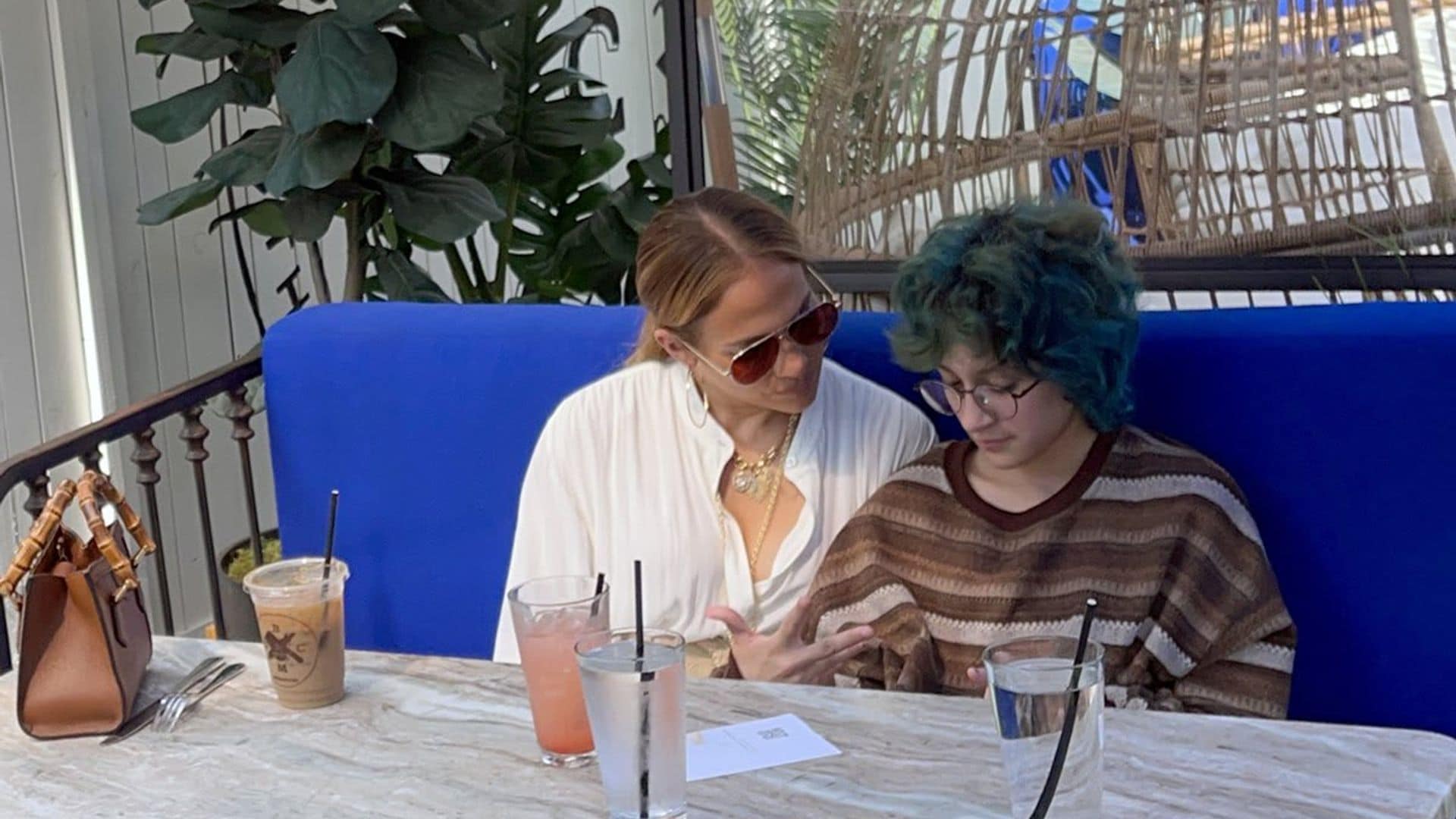 Jennifer Lopez and daughter Emme grabbed lunch together in LA