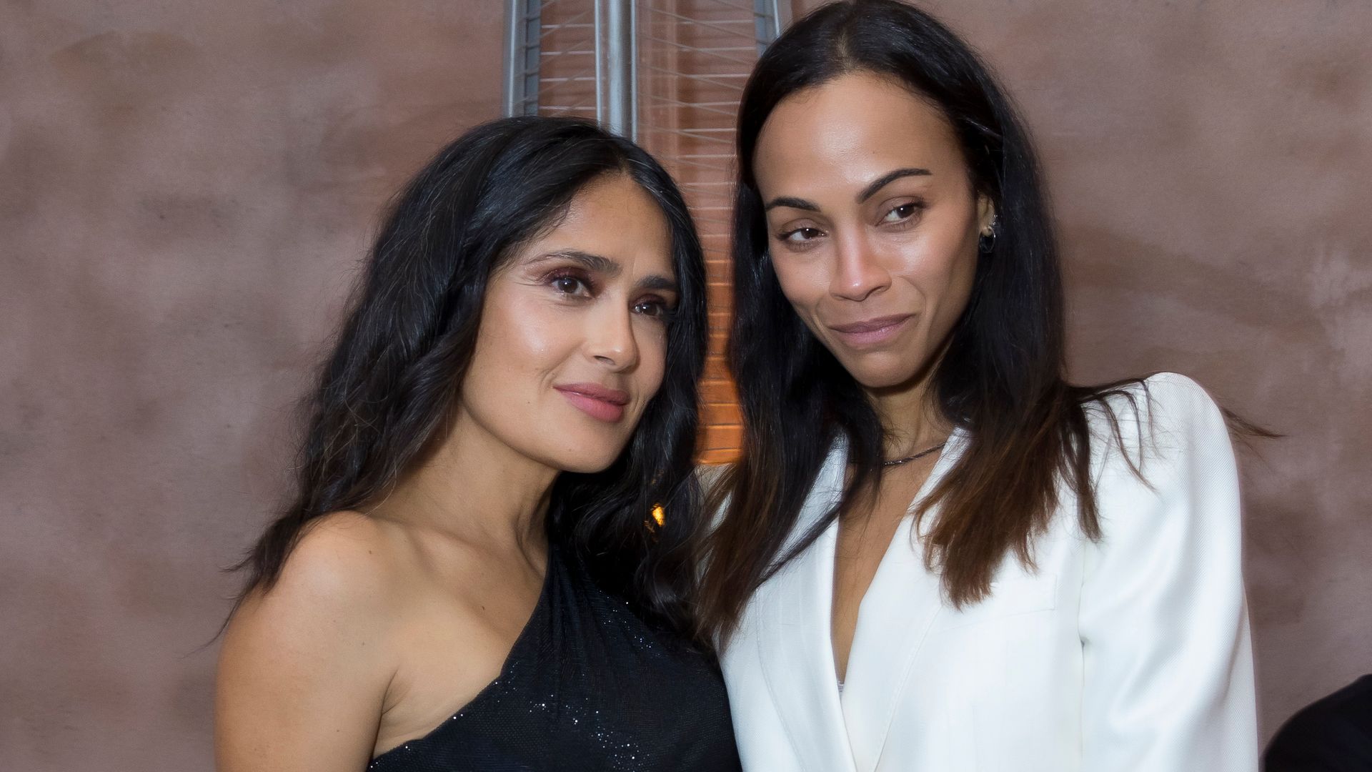 https://www.hola.com/us/horizon/landscape/cf52aed974c2-venice-italy-salma-hayek-and-zoe-saldana-attend-the-fondazione-cini-isola-di-san.jpg?im=Resize=(1200)