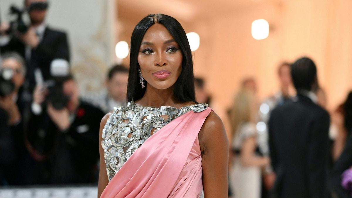 https://www.hola.com/us/horizon/landscape/cfed8f1109e2-british-model-naomi-campbell-arrives-for-the-2023-met-gala-at-the-metropolitan-m.jpg?im=Resize=(1200)