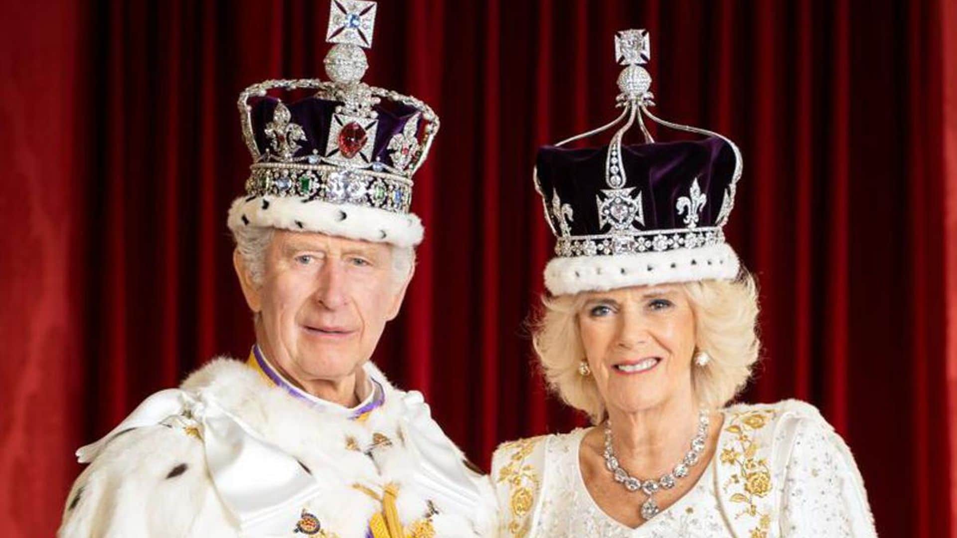See which royal family members appeared in official coronation portrait with King and Queen