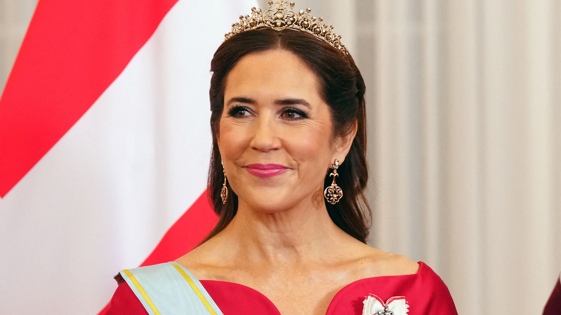 Mary of Denmark wields rifle and redefines royal protocol in military moment