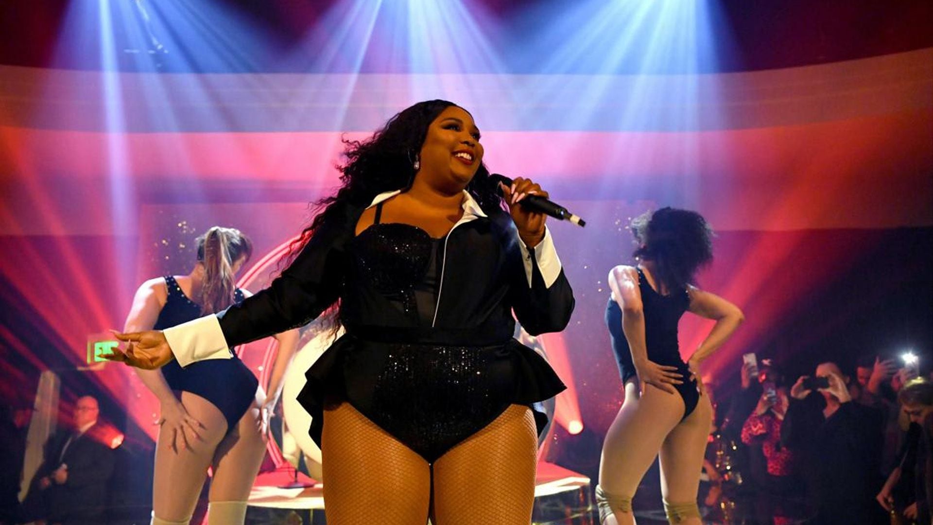 Lizzo showed off her flawless makeup-free skin