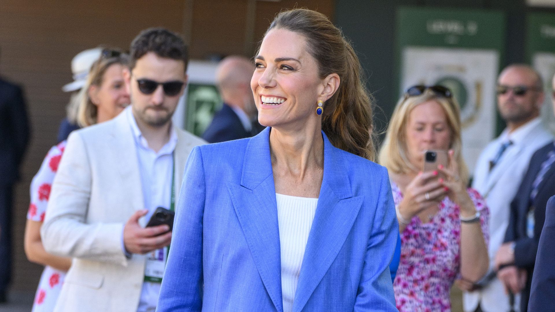https://www.hola.com/us/horizon/landscape/d728eeefa38b-london-united-kingdom-catherine-princess-of-wales-attends-day-four-of-the-2026-w.jpg?im=Resize=(1200)
