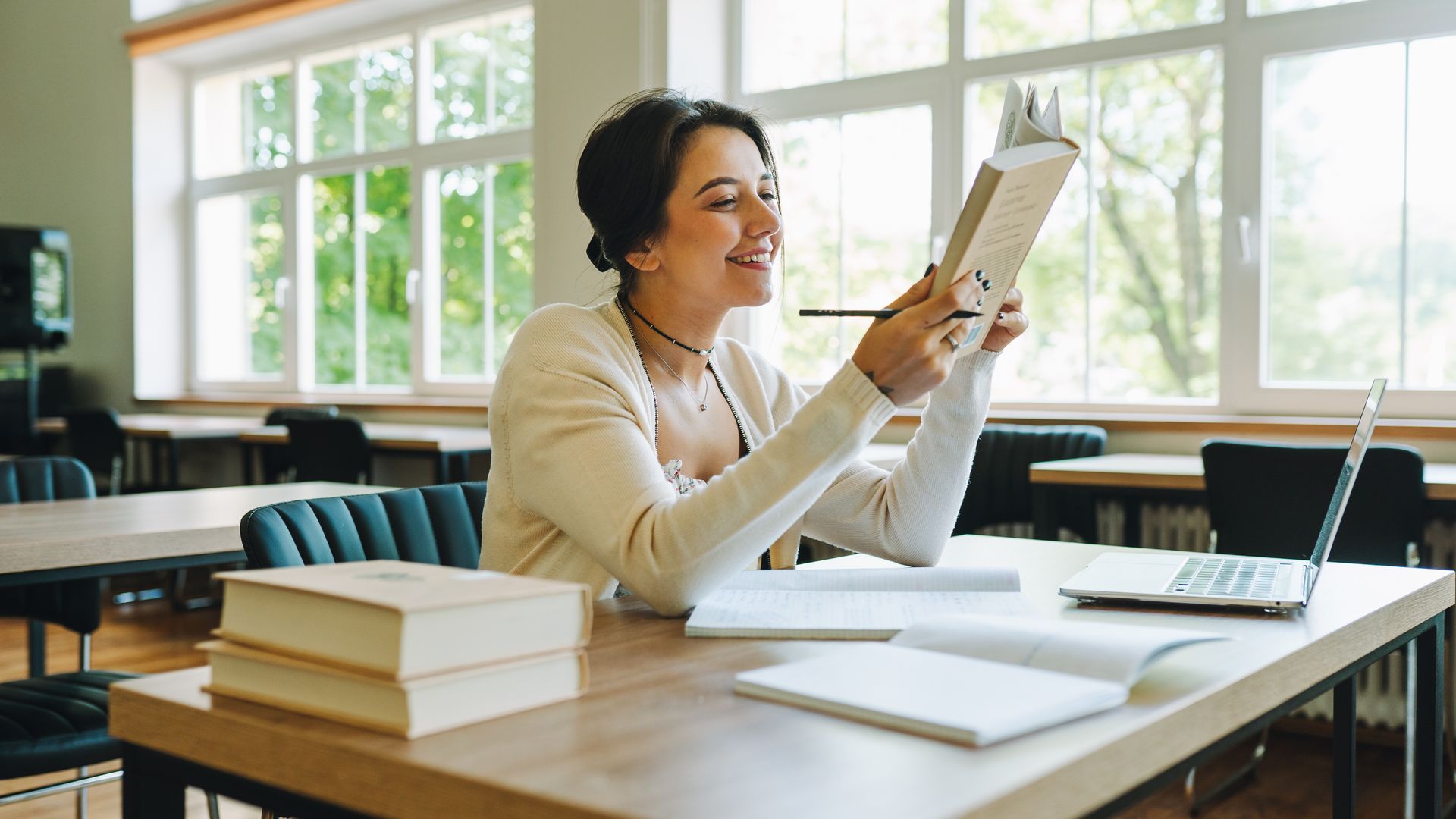 Spanish-language words take center stage in Oxford English Dictionary's latest update: Find out which ones made the list!