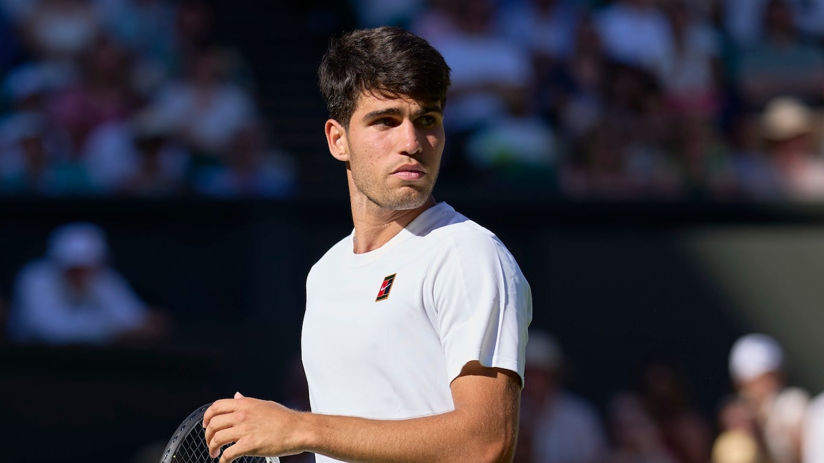 https://www.hola.com/us/horizon/landscape/d88ddb9889a4-london-england-carlos-alcaraz-of-spain-reacts-in-his-1st-round-mens-singles-matc.jpg?im=Resize=(1200)