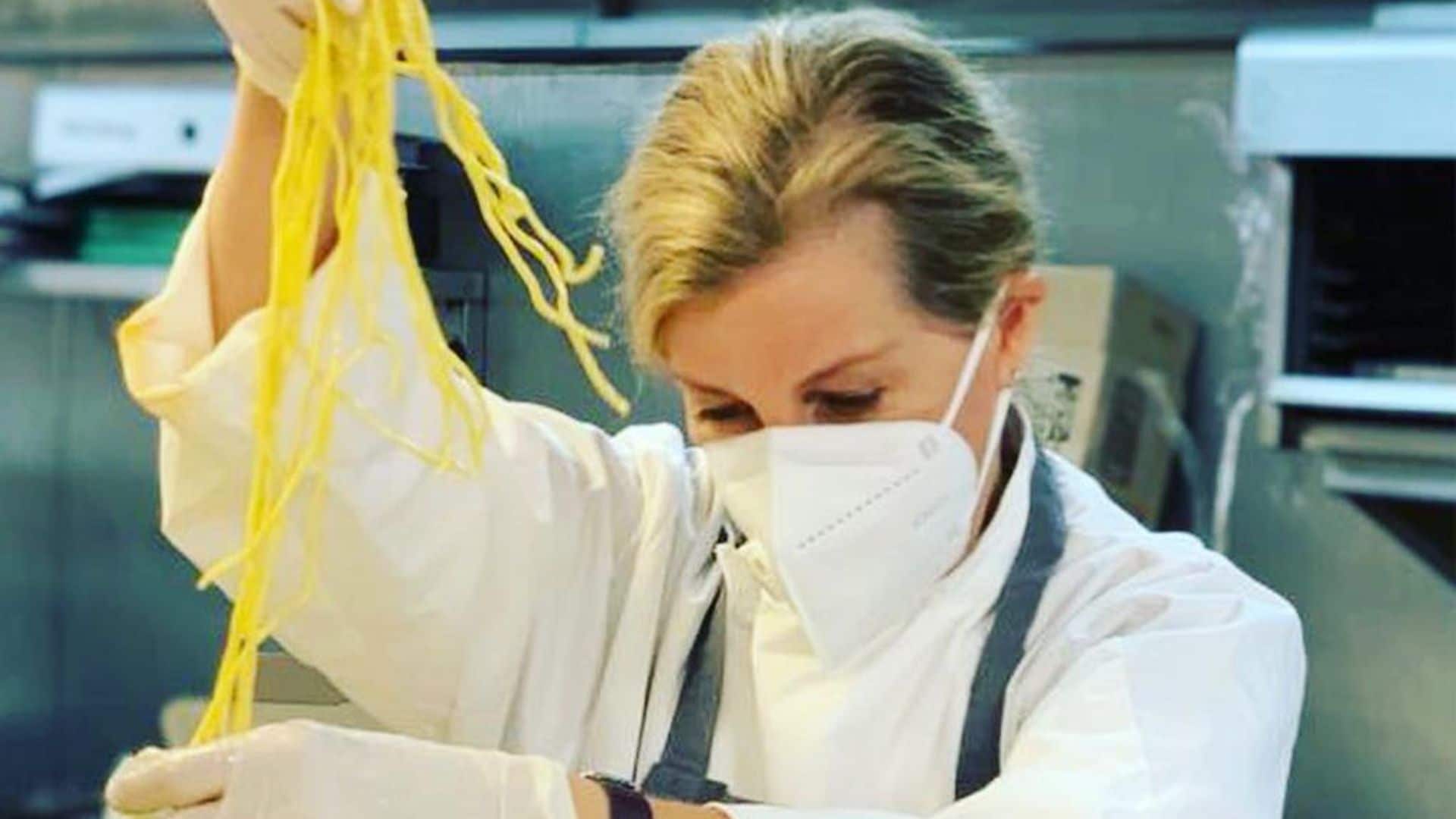 Royal cooks pasta for healthcare workers and more trending news