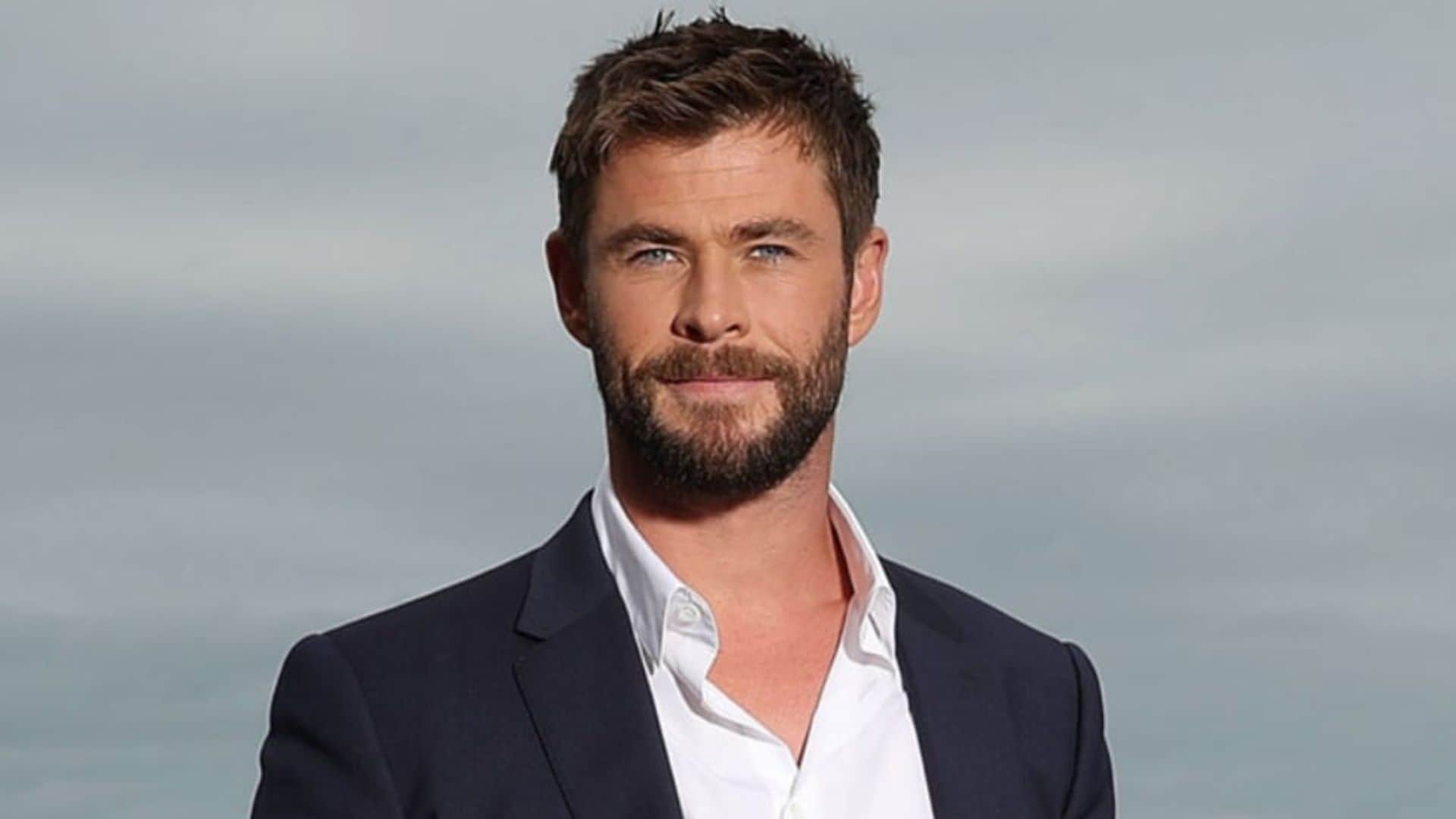 Chris Hemsworth shows soccer isn't his strong suit in adorable video
