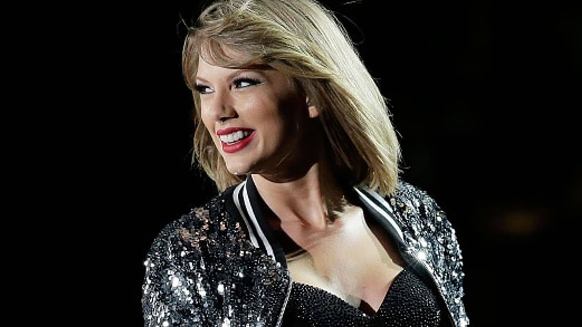 Taylor Swift reunites with Calvin Harris for birthday celebration, gifts fans with '1989' tour trailer