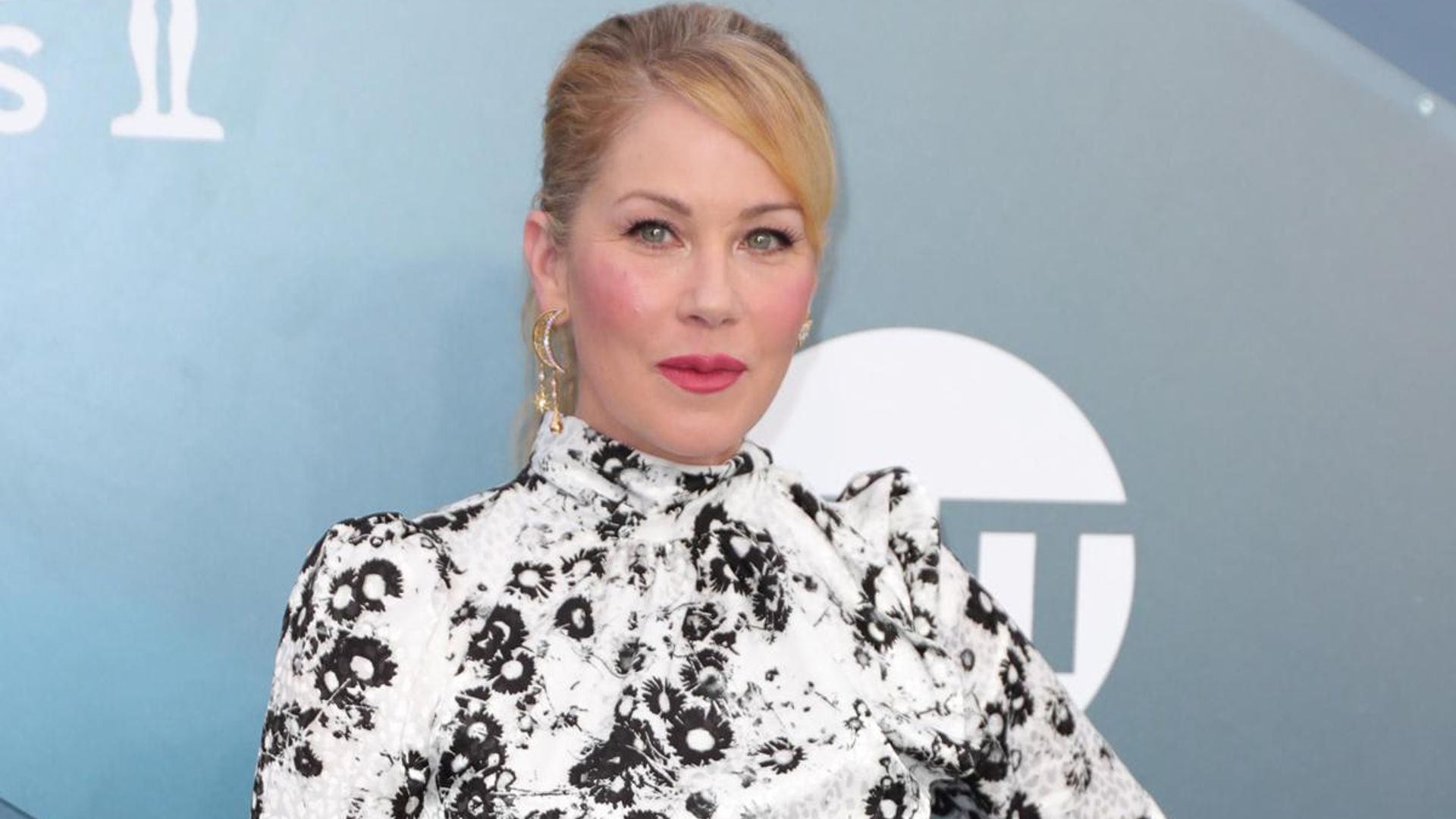 Christina Applegate opens up about her heartbreaking MS diagnoses, ‘I can’t walk without a cane’