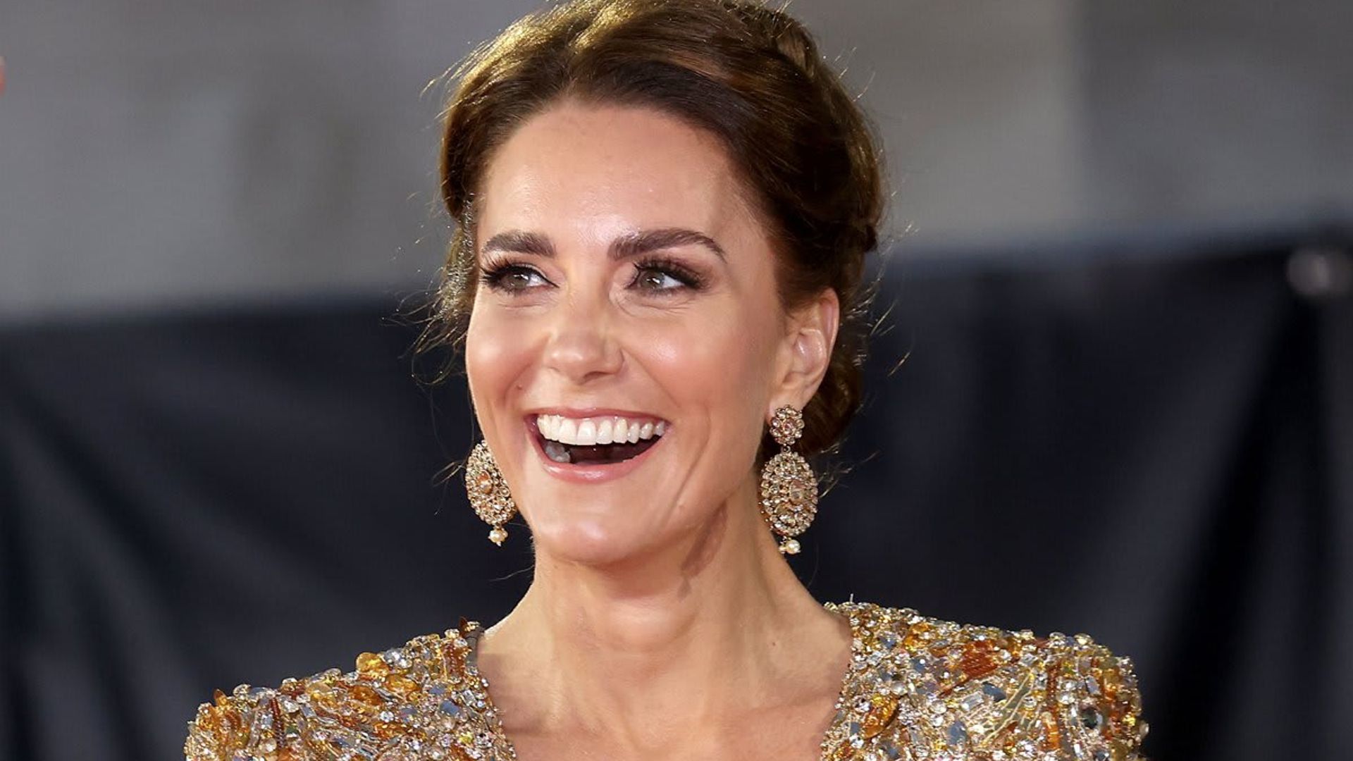 james bond gold dress How to wear the gold dress trend like Kate at the Bond premiere