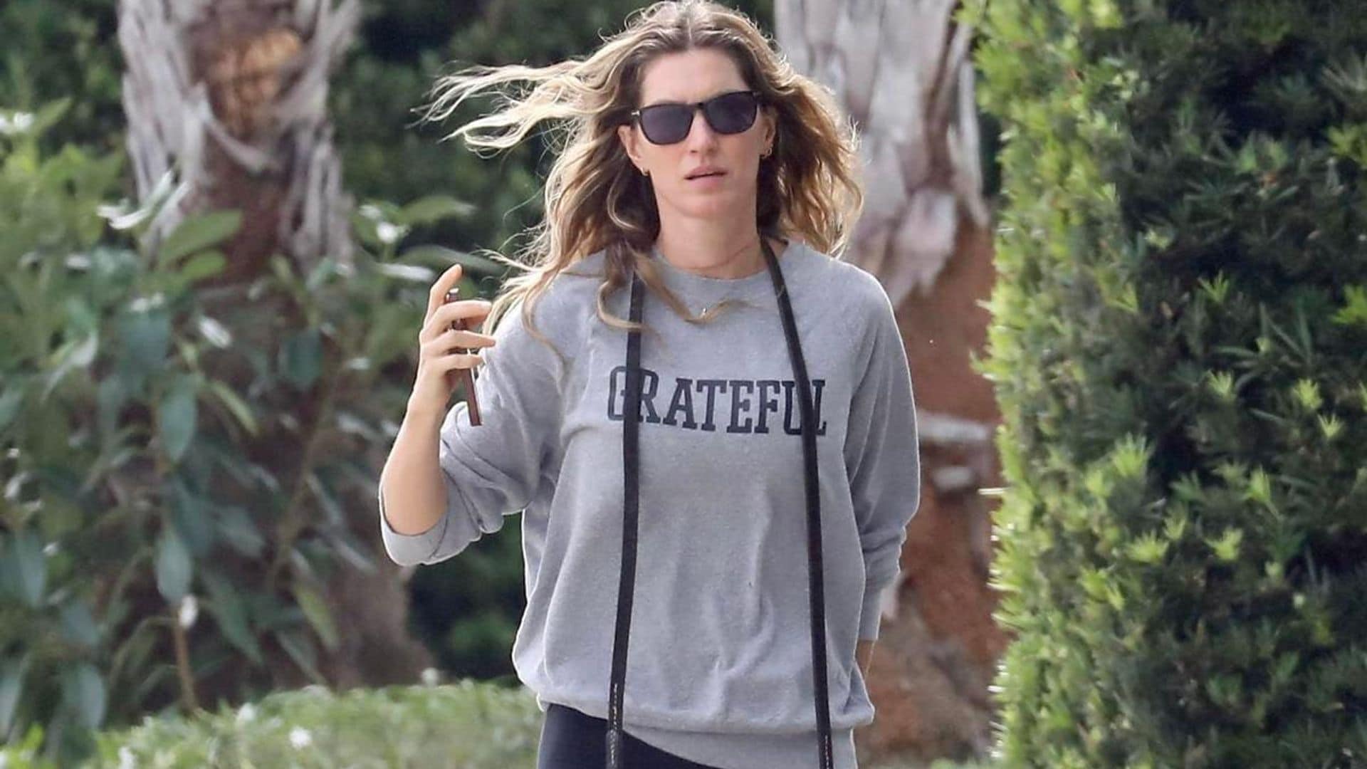 Gisele Bündchen spent an active weekend with her kids at the dog park