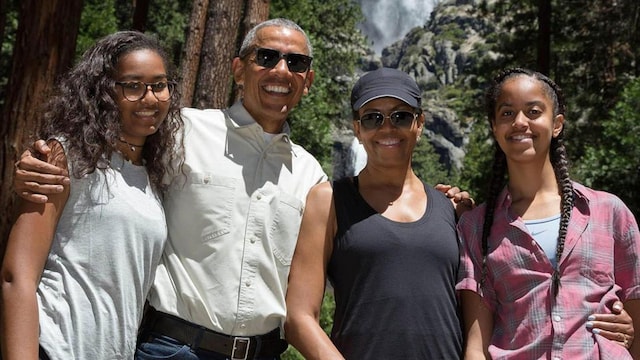 Sasha and Malia Obama with Michelle and Barack during visit to Yosemite Park