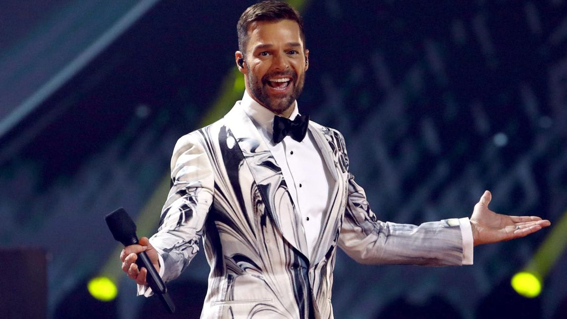 Ricky Martin’s 4 kids star in rare family portrait