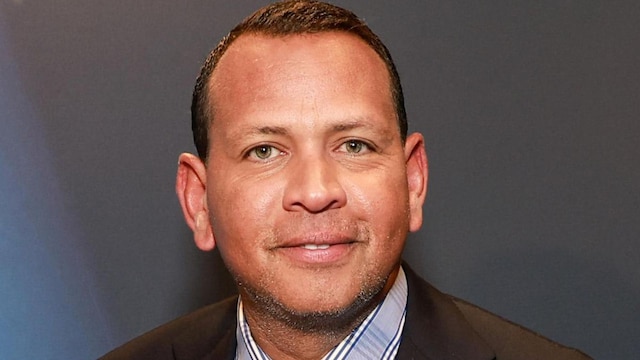 Celebrities Visit SiriusXM - May 31, 2023