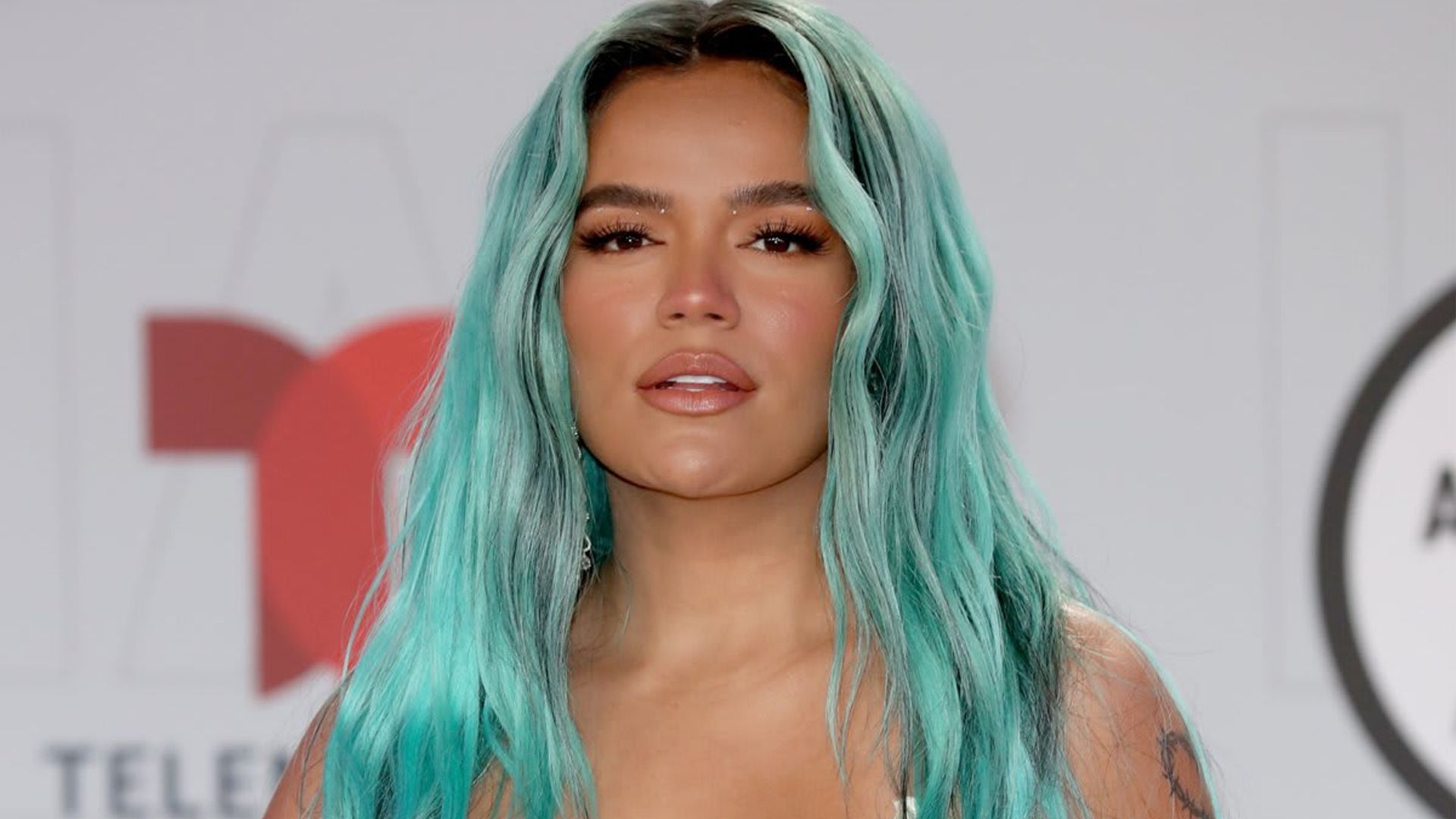 Karol G and Mariah Angeliq heat up the Latin American Music Awards stage
