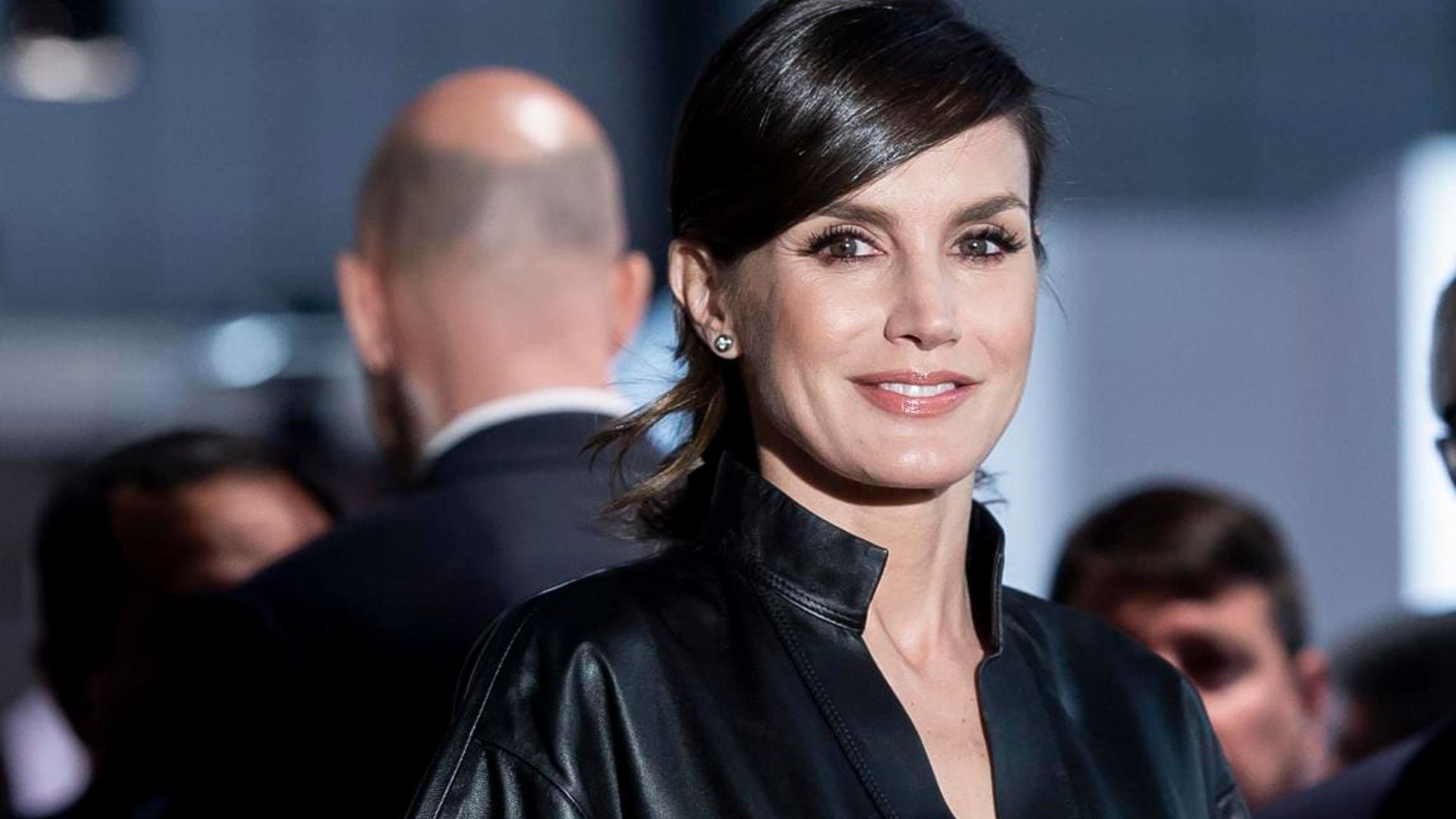 queen letizia leather dress Queen Letizia brings back racy leather dress