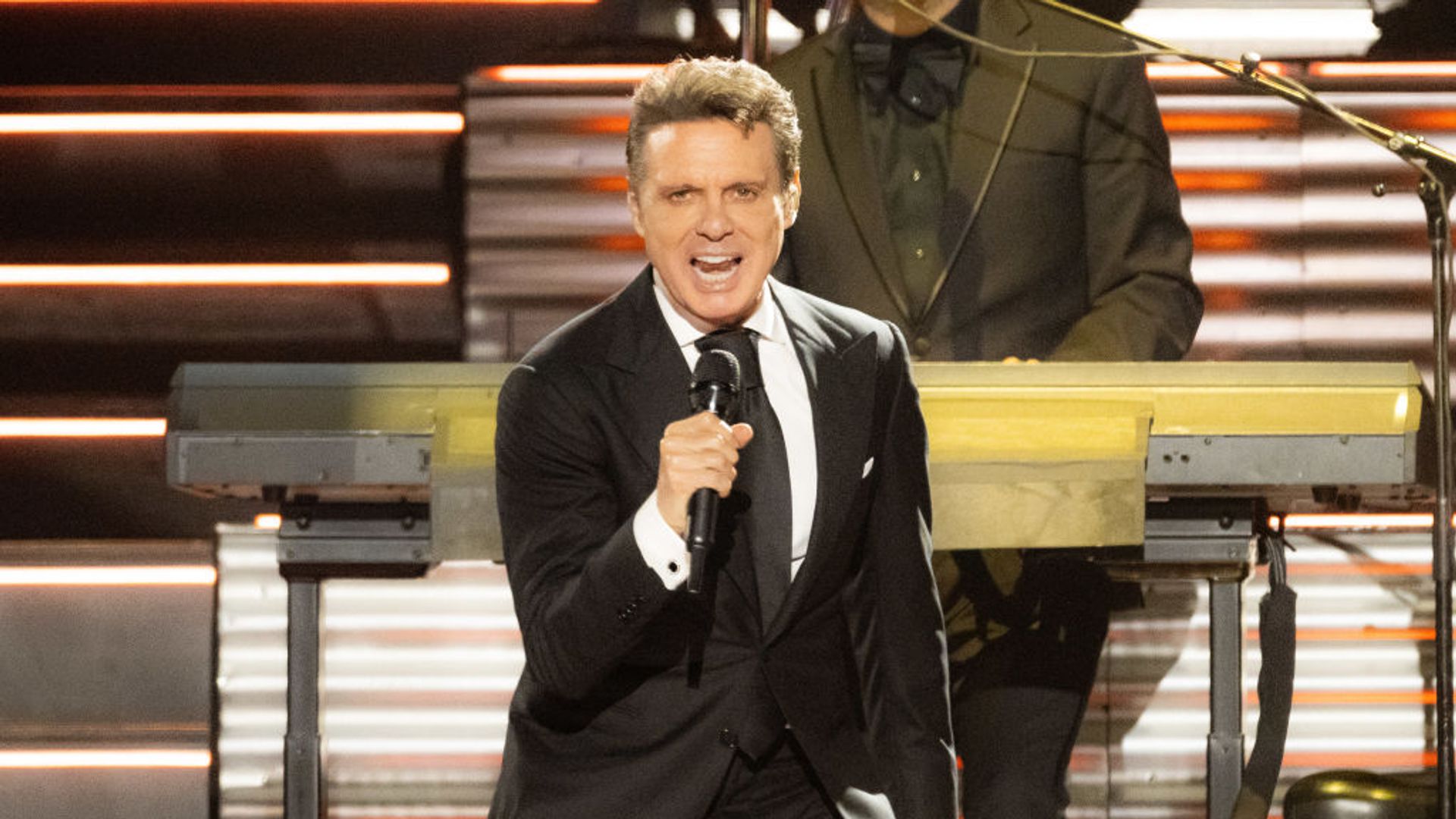 Luis Miguel welcomes 2025 as the world's leading Spanish-language singer