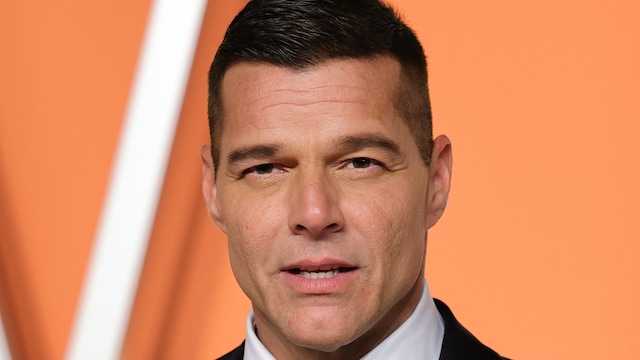  Ricky Martin attends the 2025 Vanity Fair Oscar Party Hosted By Radhika Jones at Wallis Annenberg Center for the Performing Arts on March 02, 2025 in Beverly Hills, California. 
