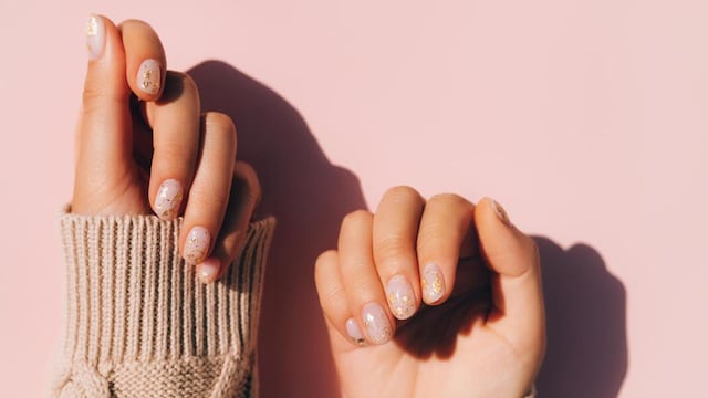 nails