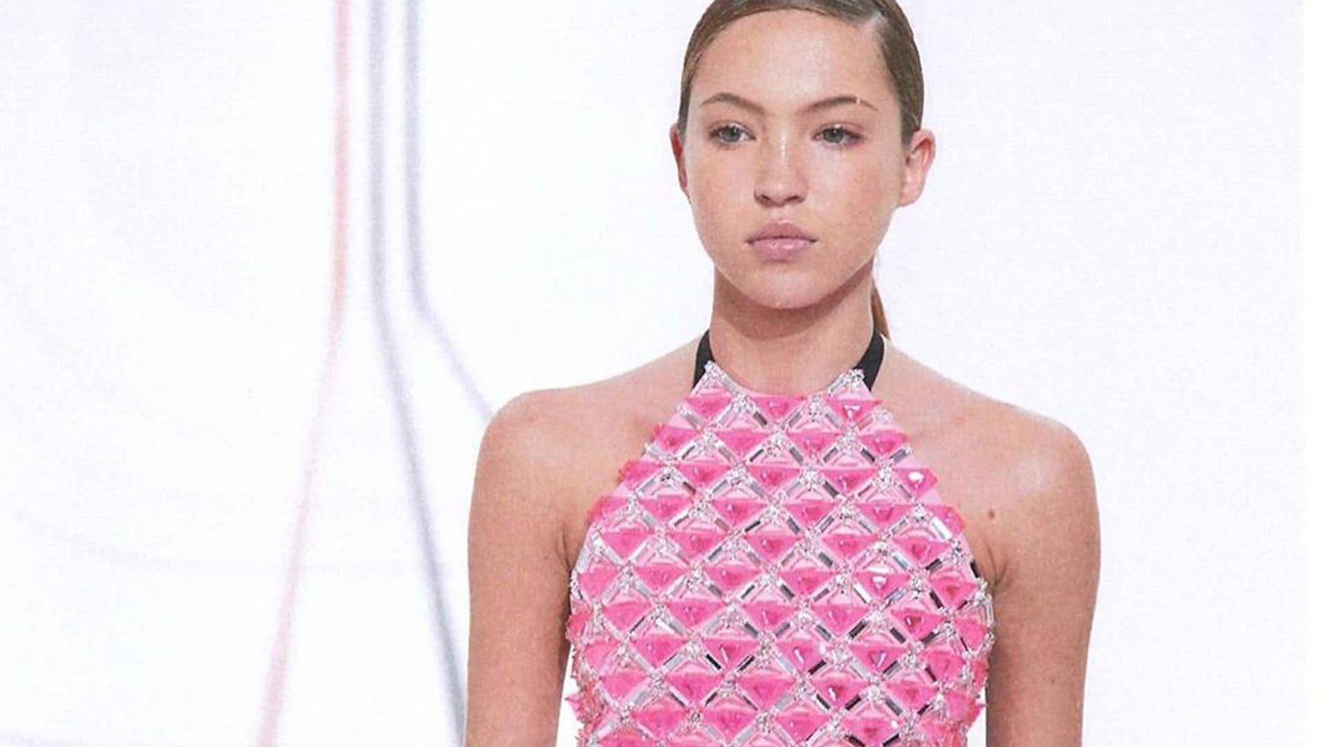 Kate Moss’s daughter Lila makes her runway debut at 18, just like mom