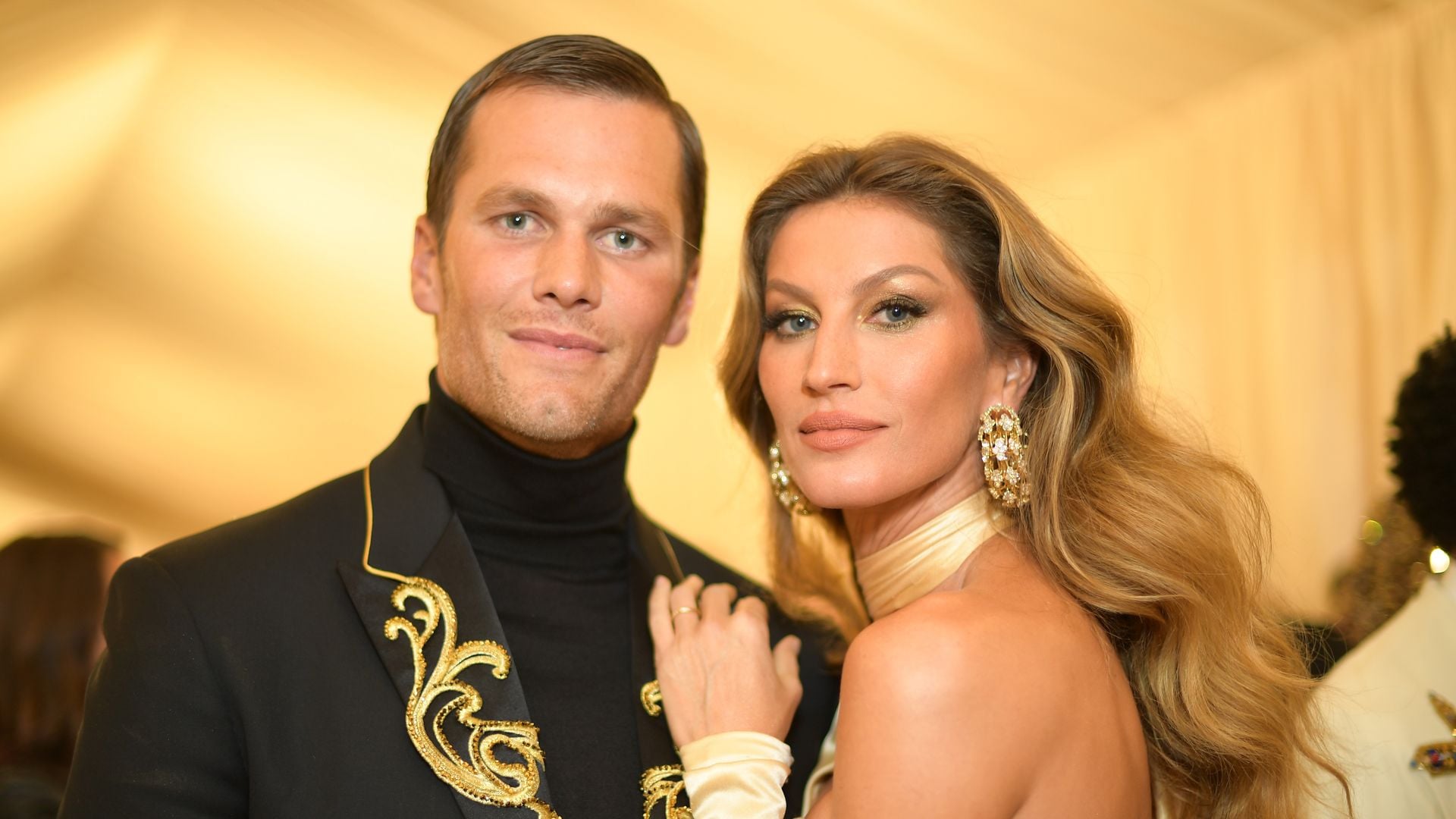 Is Tom Brady sending a message to Gisele Bündchen with his comments on commitment and parenting?