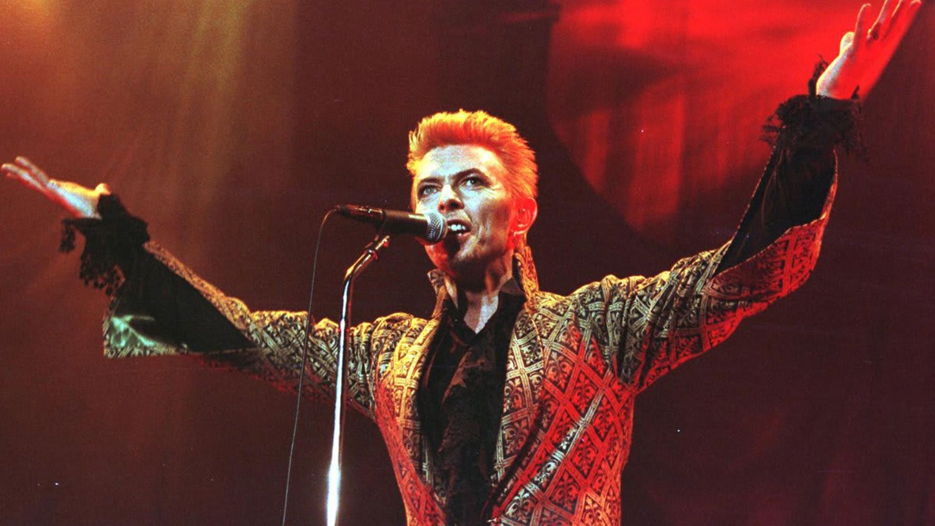 David Bowie’s music catalog sold for 250 million to Warner Music
