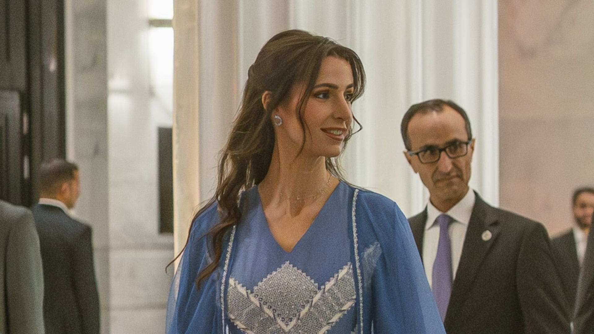 Rajwa of Jordan trades Haute Couture for tradition, stealing the show