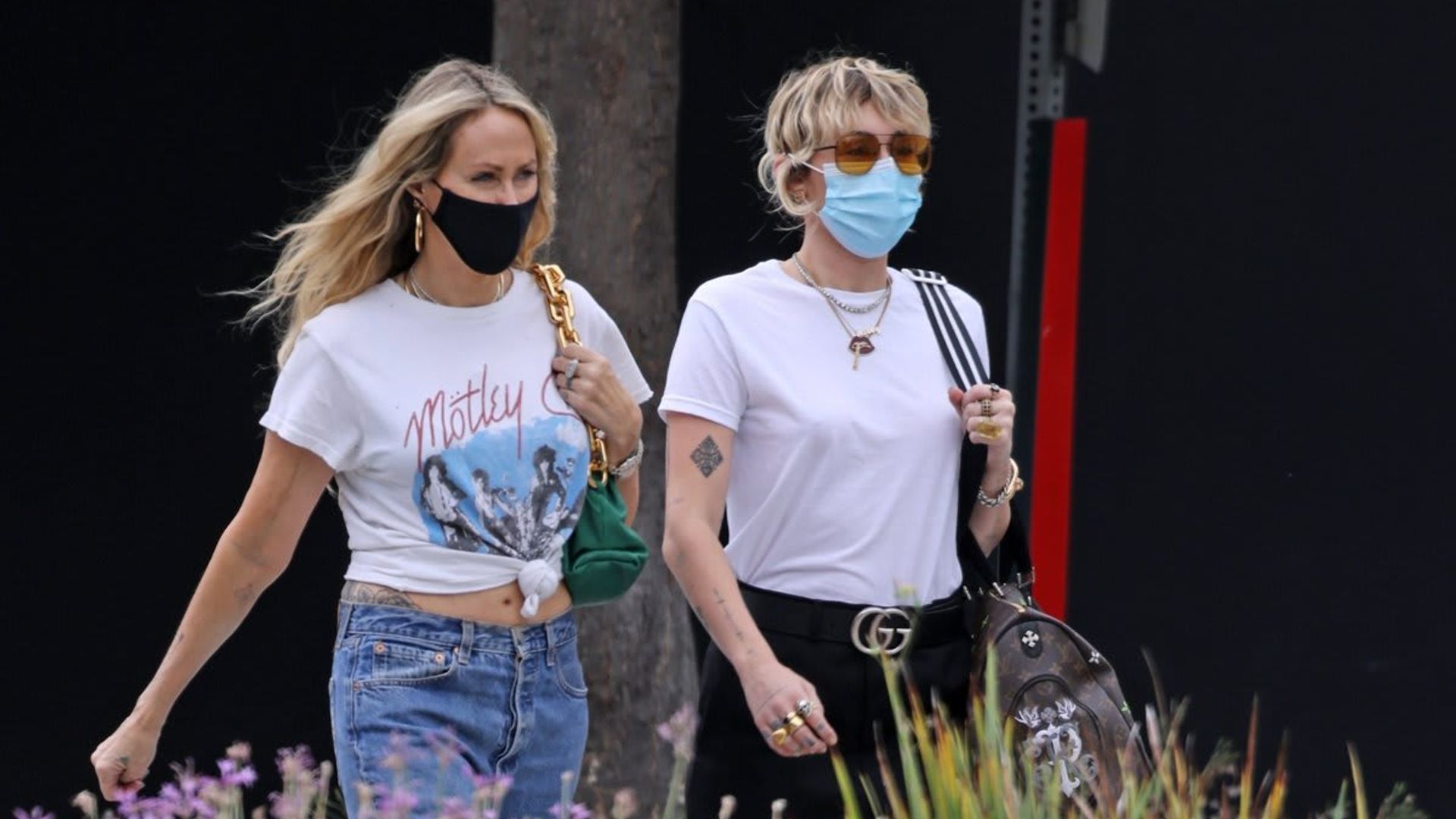 Miley Cyrus and mom Tish dressed casually while furniture shopping together