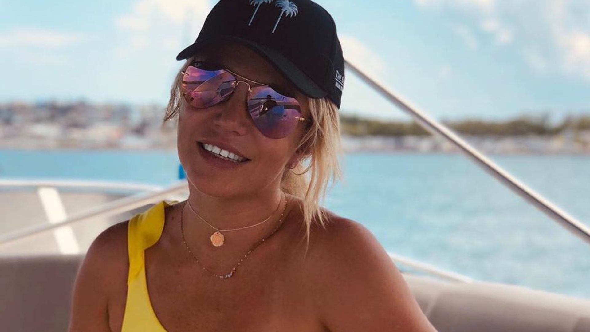 Britney Spears is one with nature on trip to scenic Maui