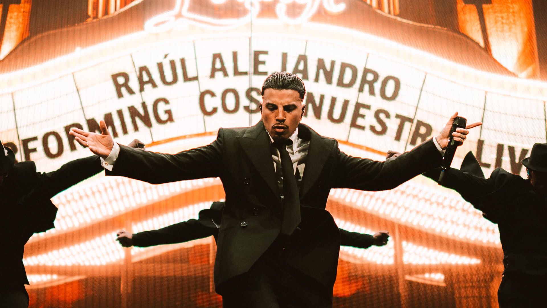 Rauw Alejandro makes history in Los Angeles with his 'Cosa Nuestra' tour [Exclusive Photos]