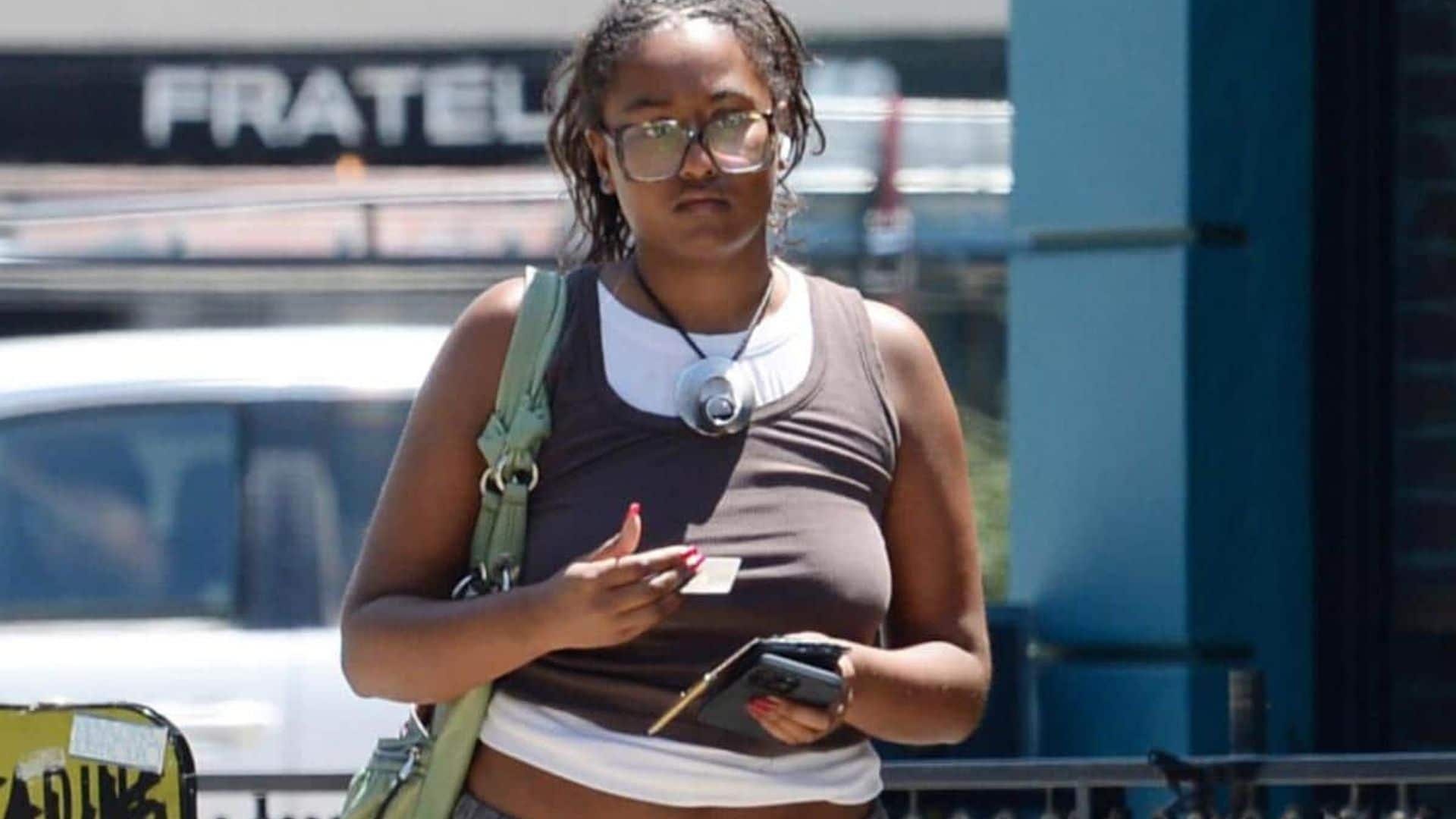 Sasha Obama, lover of nail art, stops by nail salon in Los Angeles