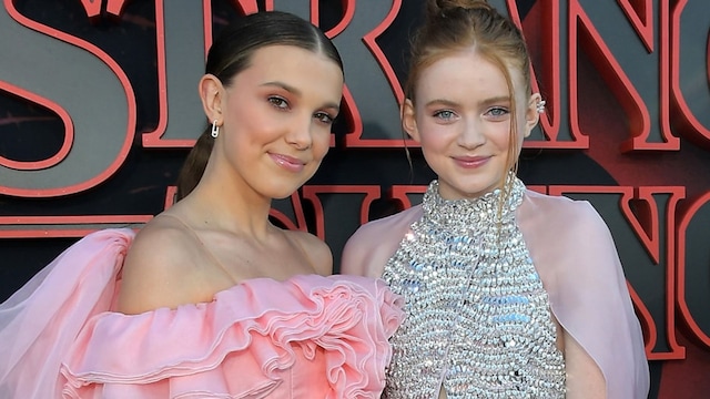 Watch Stranger Things co stars Millie Bobby Brown, Sadie Sink sing Frozen