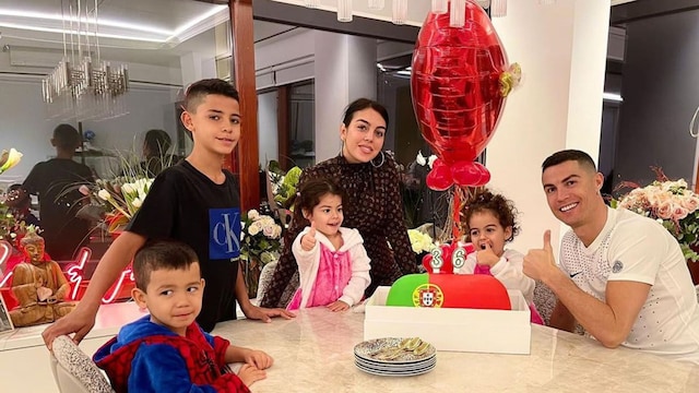 Cristiano Ronaldo poses with his family for his 36th birthday.