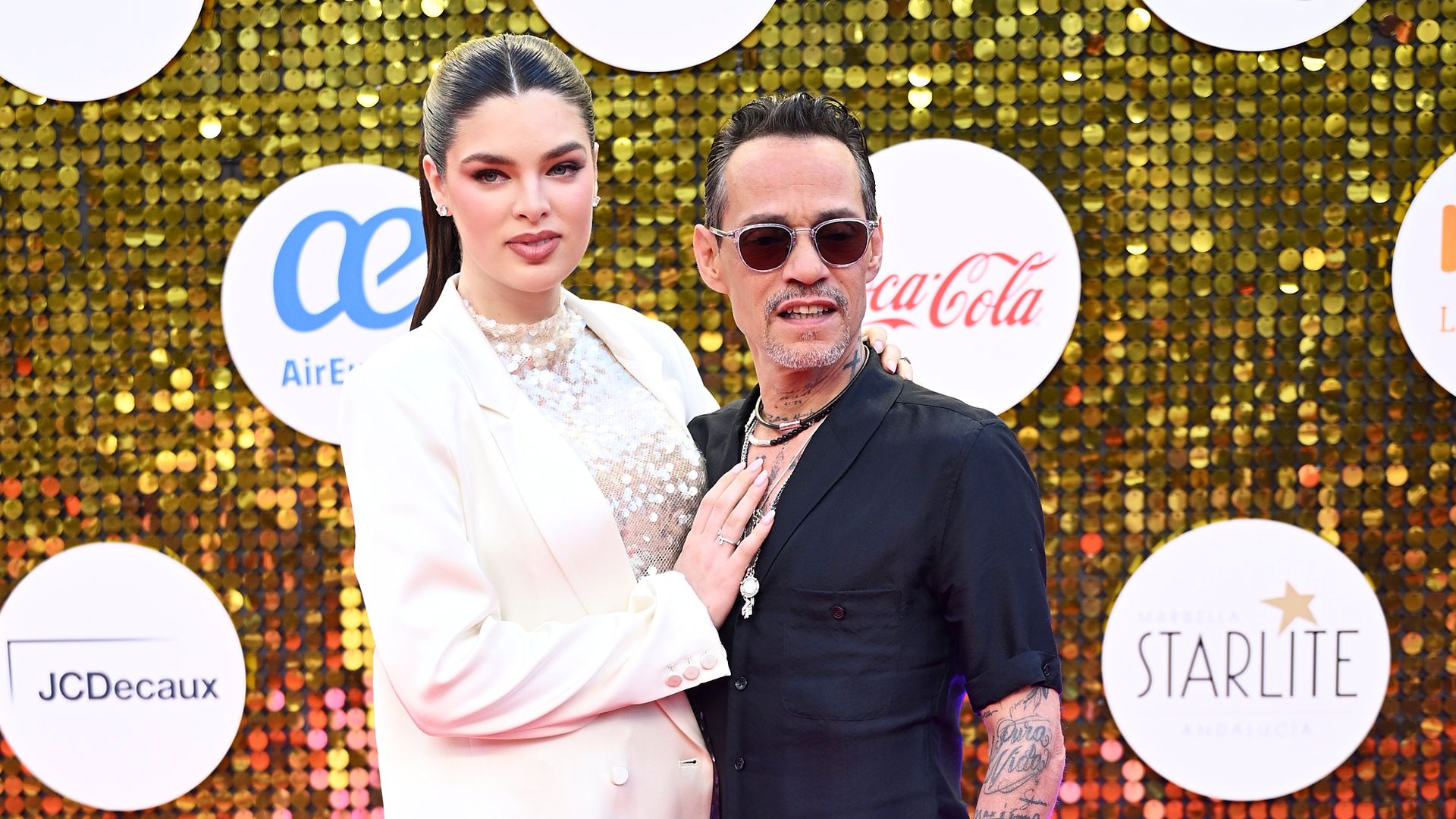 https://www.hola.com/us/horizon/landscape/eaca2dad8384-marbella-spain-marc-anthony-and-nadia-ferreira-attend-the-premios-juventud-award.jpg?im=Resize=(1200)