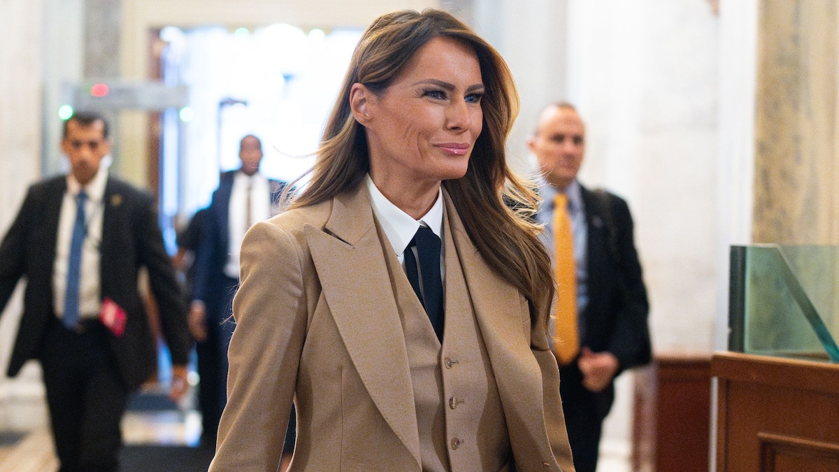 https://www.hola.com/us/horizon/landscape/eb2a891ee5a1-united-states-first-lady-melania-trump-arrives-in-the-u-s-capitol-through-the-se.jpg?im=Resize=(1200)