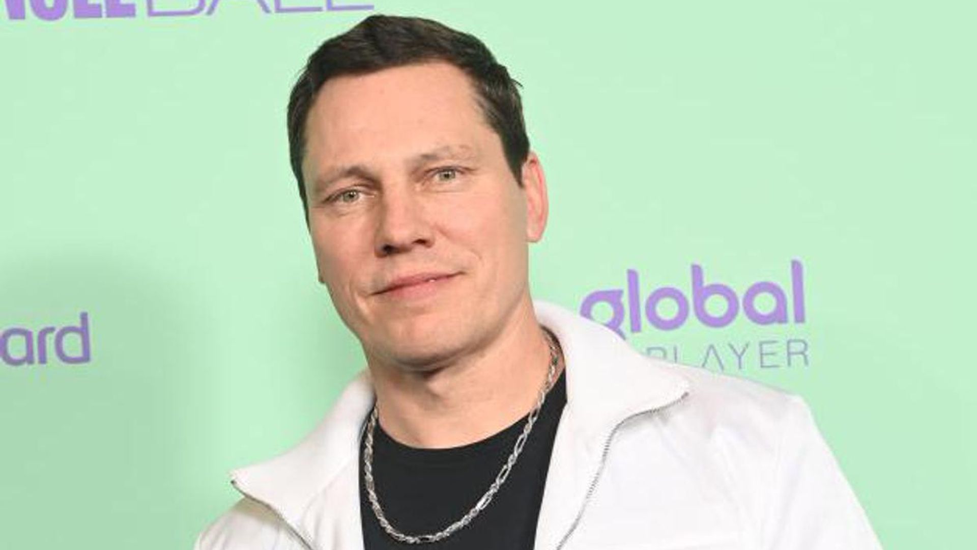 Tiësto to become first Super Bowl in-game DJ