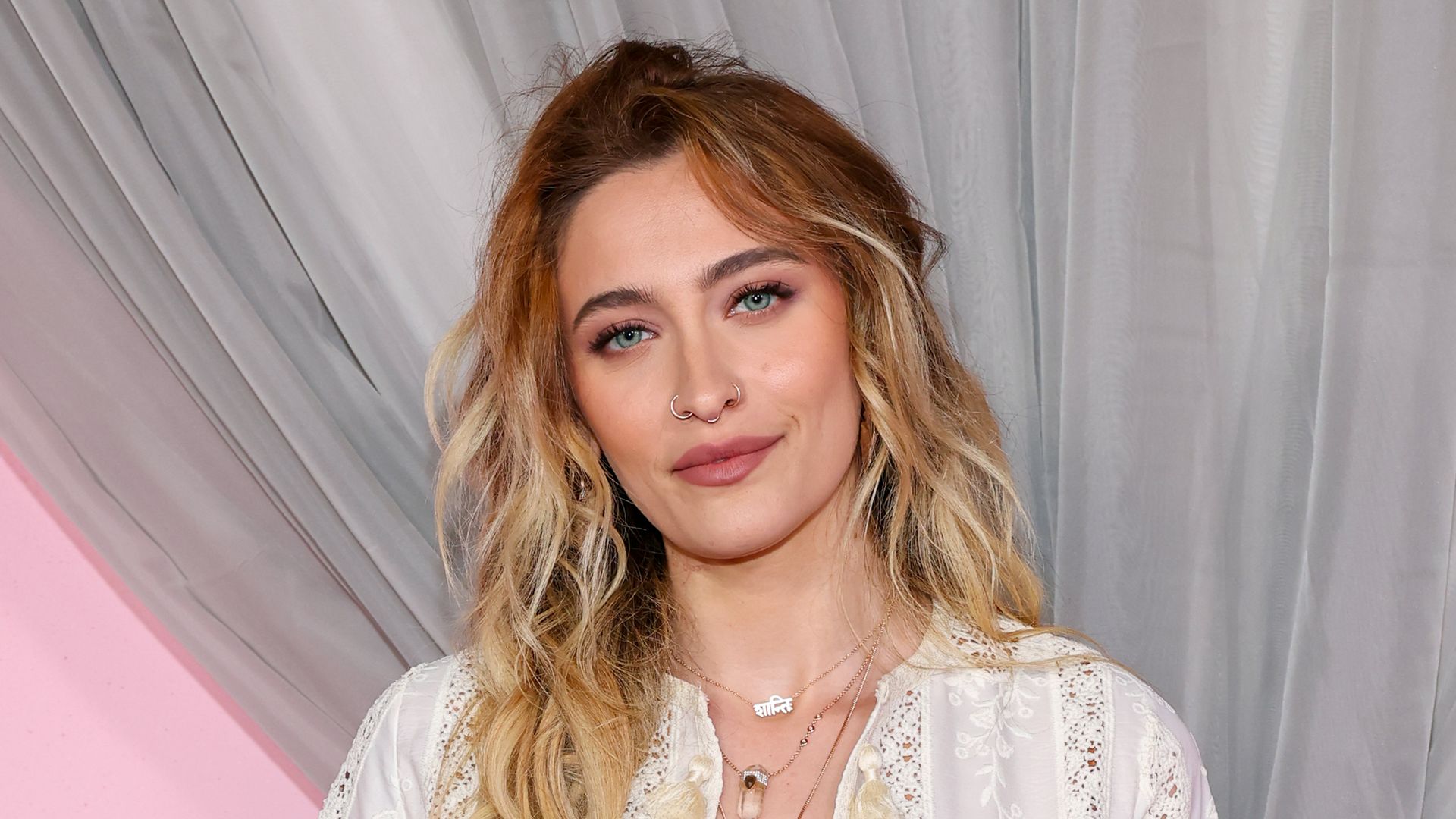 https://www.hola.com/us/horizon/landscape/ec15a17422d1-los-angeles-california-paris-jackson-attends-the-fashion-trust-u-s-awards-2026-a.jpg?im=Resize=(1200)