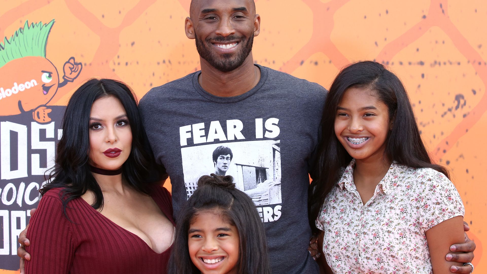 https://www.hola.com/us/horizon/landscape/ed608e1cca21-kobe-bryant-vanessa-bryant-gianna-bryant-and-natalia-bryant.jpg?im=Resize=(1200)