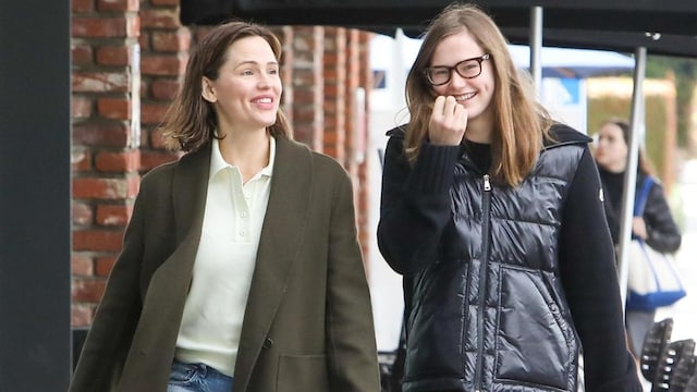 Jennifer Garner and Violet Affleck