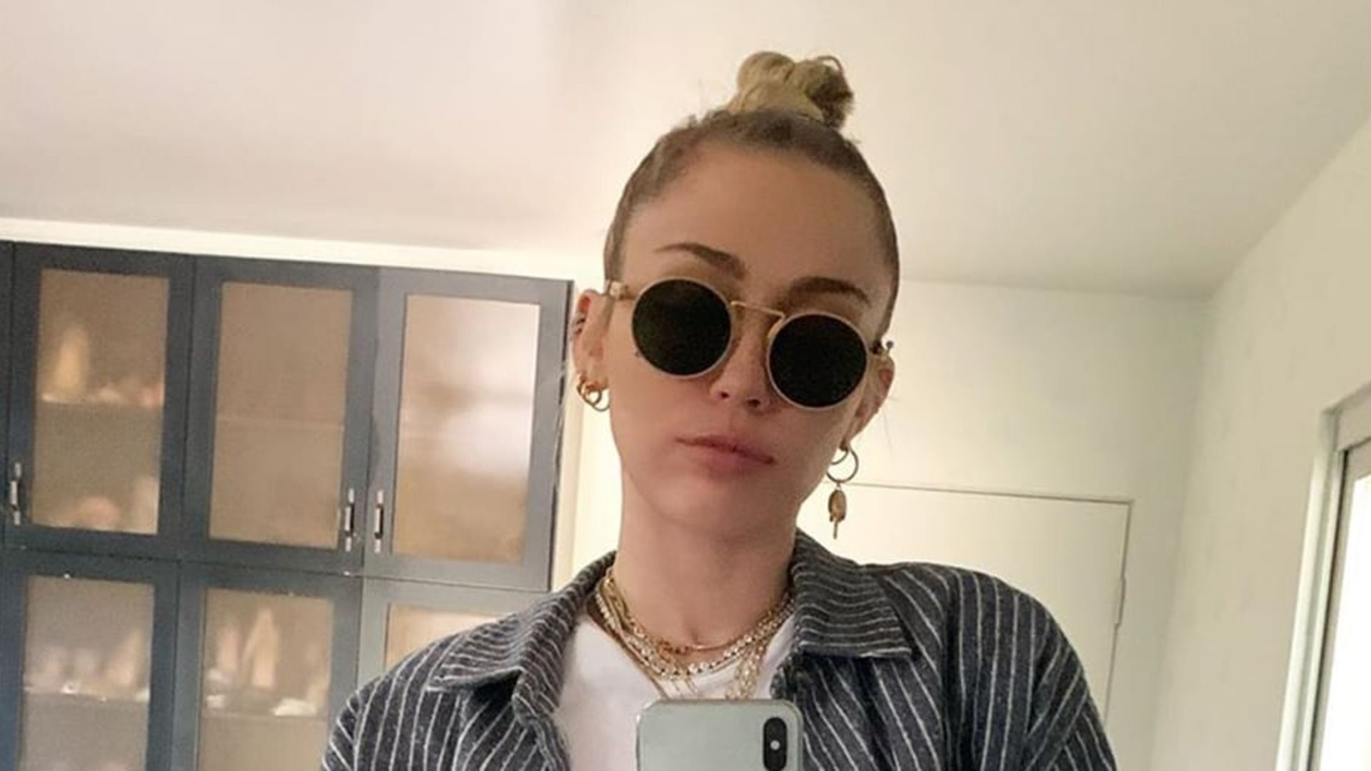 Miley Cyrus spends quiet days at home while recovering from surgery