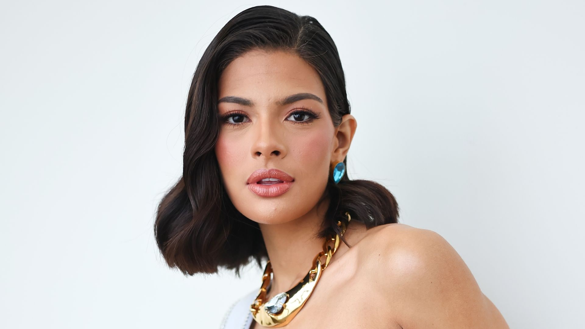 Sheynnis Palacios shines like the sun in a Latin American design as her reign comes to an end