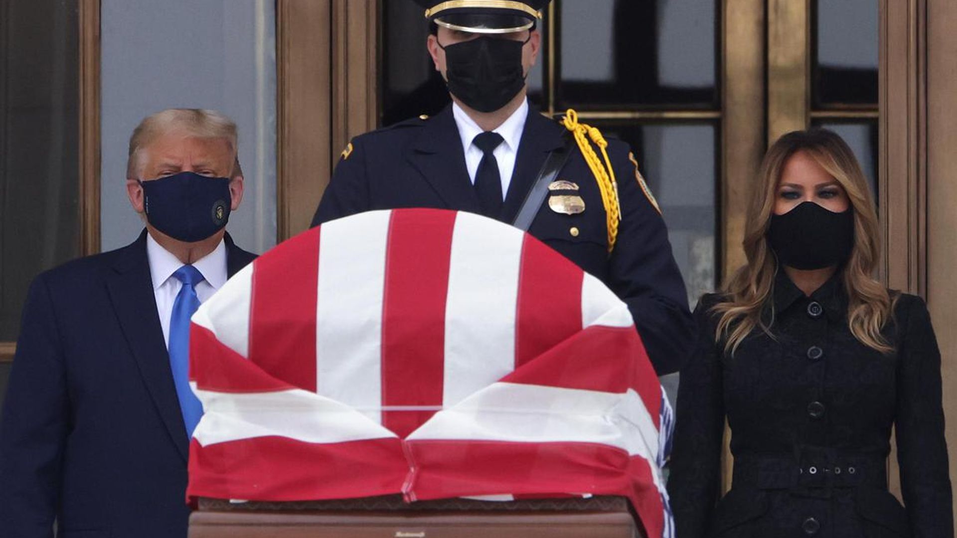 First Lady Melania Trump pays her respects to Ruth Bader Ginsburg