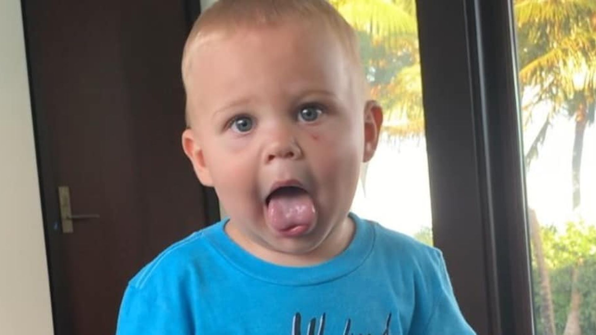 Watch Enrique Iglesias have 'serious talk' with his adorable 15-month-old son