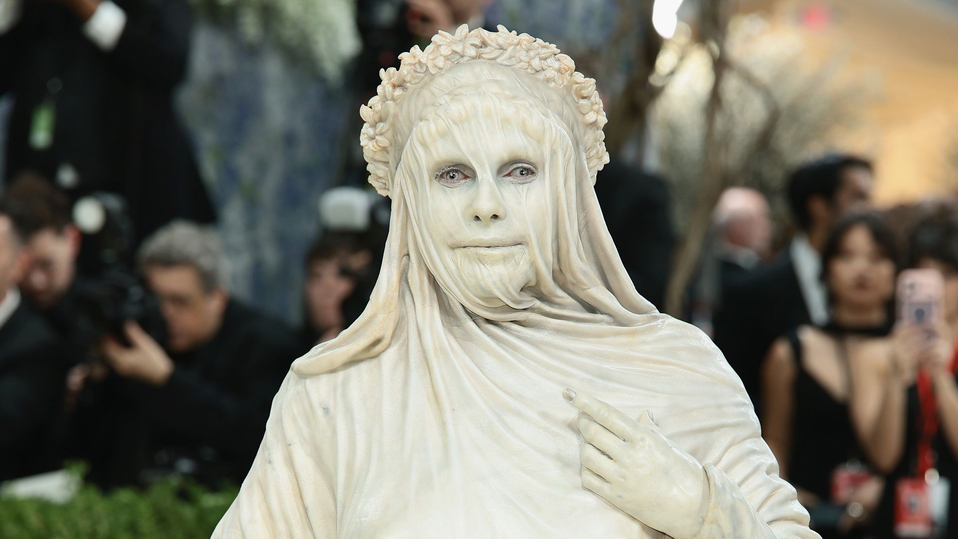 Heidi Klum was a living marble sculpture at this year's Met Gala