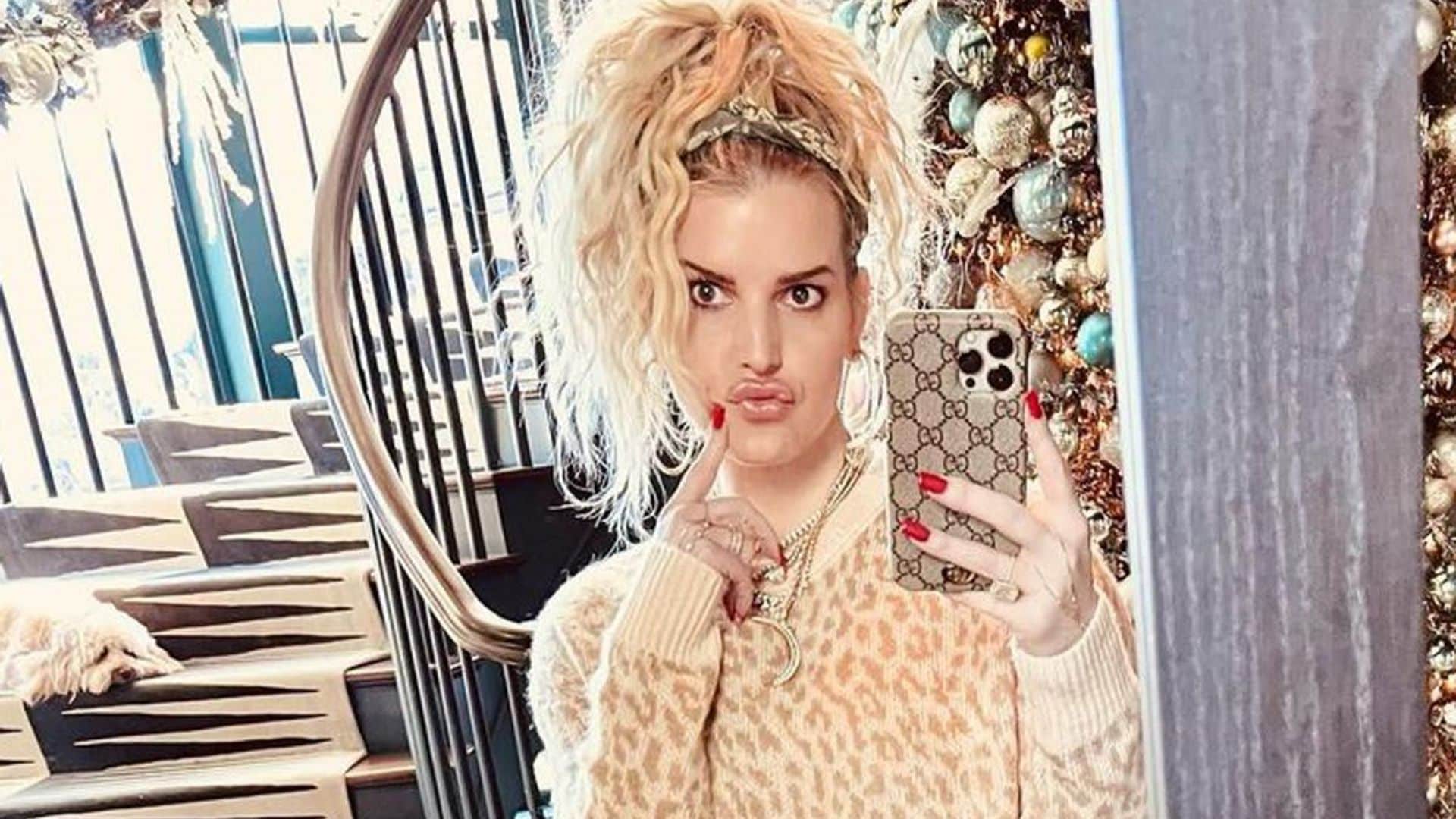 Jessica Simpson has been putting the SKINNY in skinny jeans and looks amazing