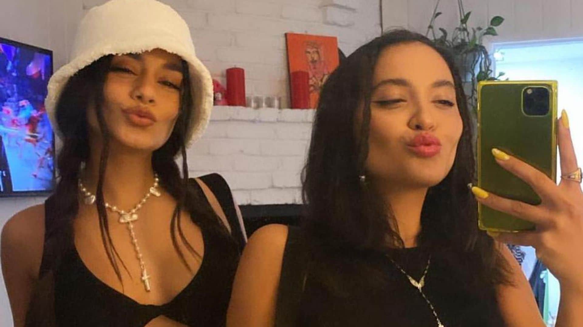 Vanessa Hudgens and her sister Stella look like twins in Y2k inspired selfie