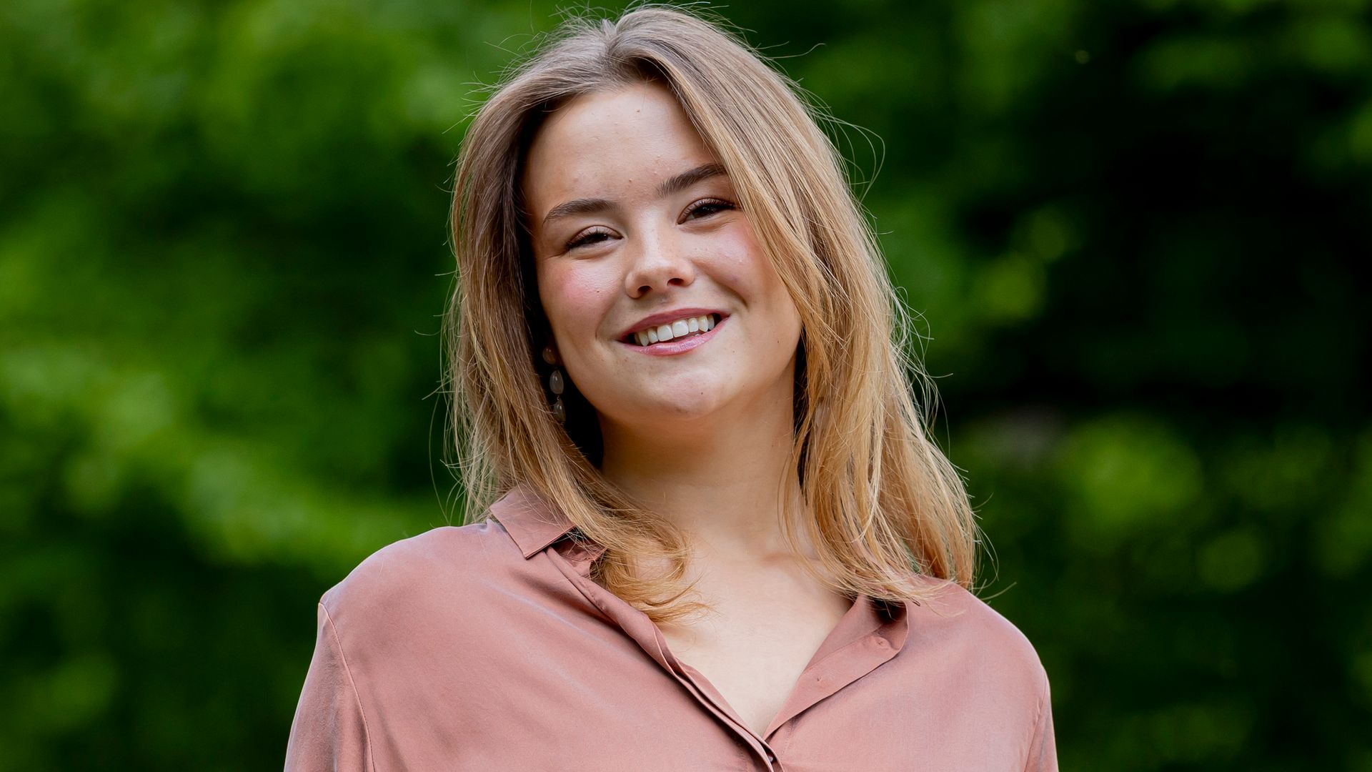 https://www.hola.com/us/horizon/landscape/f62fe5583502-the-hague-netherlands-princess-ariane-of-the-netherlands-during-the-annual-summe.jpg?im=Resize=(1200)