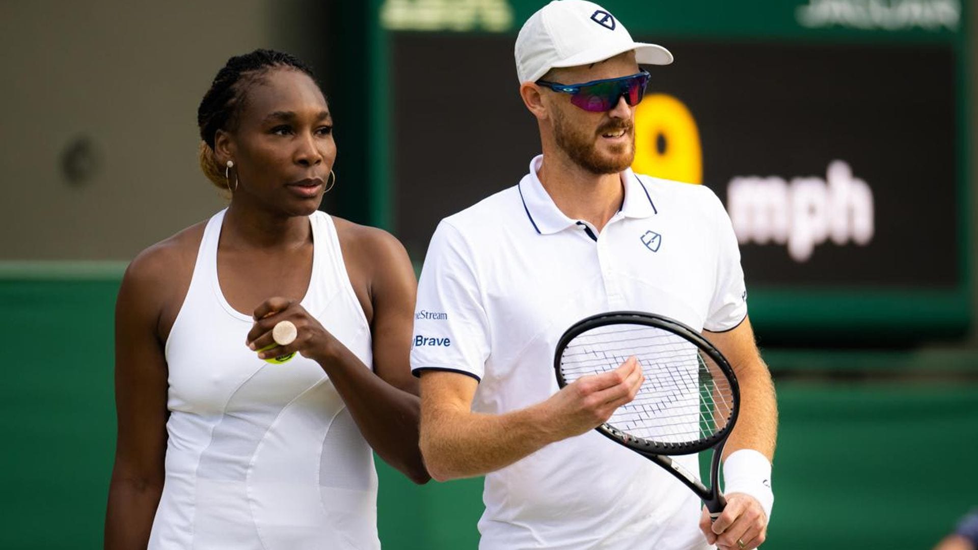 Venus Williams claps back at a reporter asking shady questions about Serena Williams